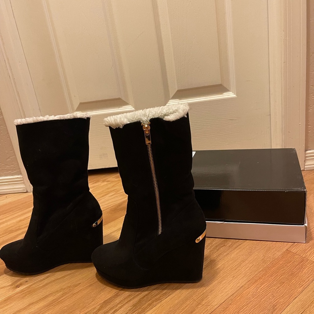 JUICY COUTURE Jckasia Black Suede Fur Lining Mid Calf Wedge Boot
